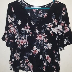 American Eagle flow floral top